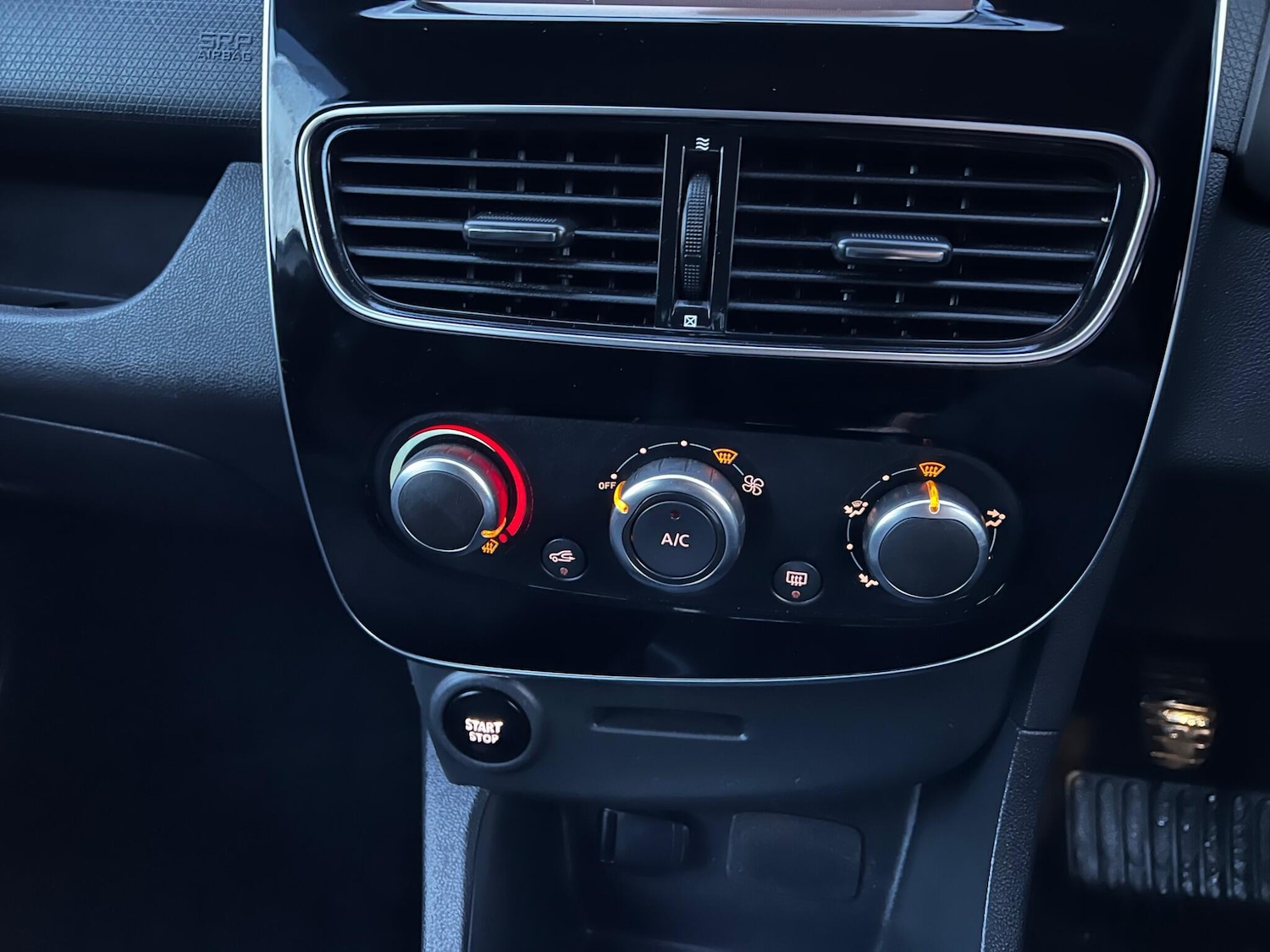 Used Renault Clio 2017 for sale - 76839655: Photo 11