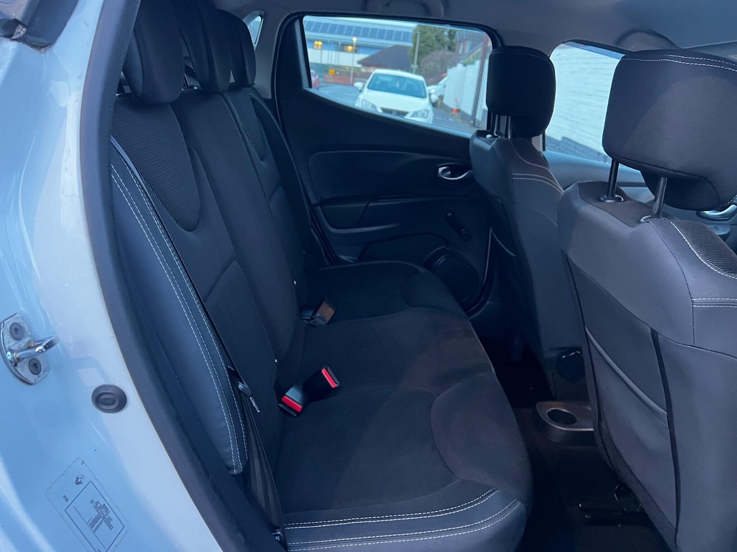 Used Renault Clio 2017 for sale - 76839655: Photo 15