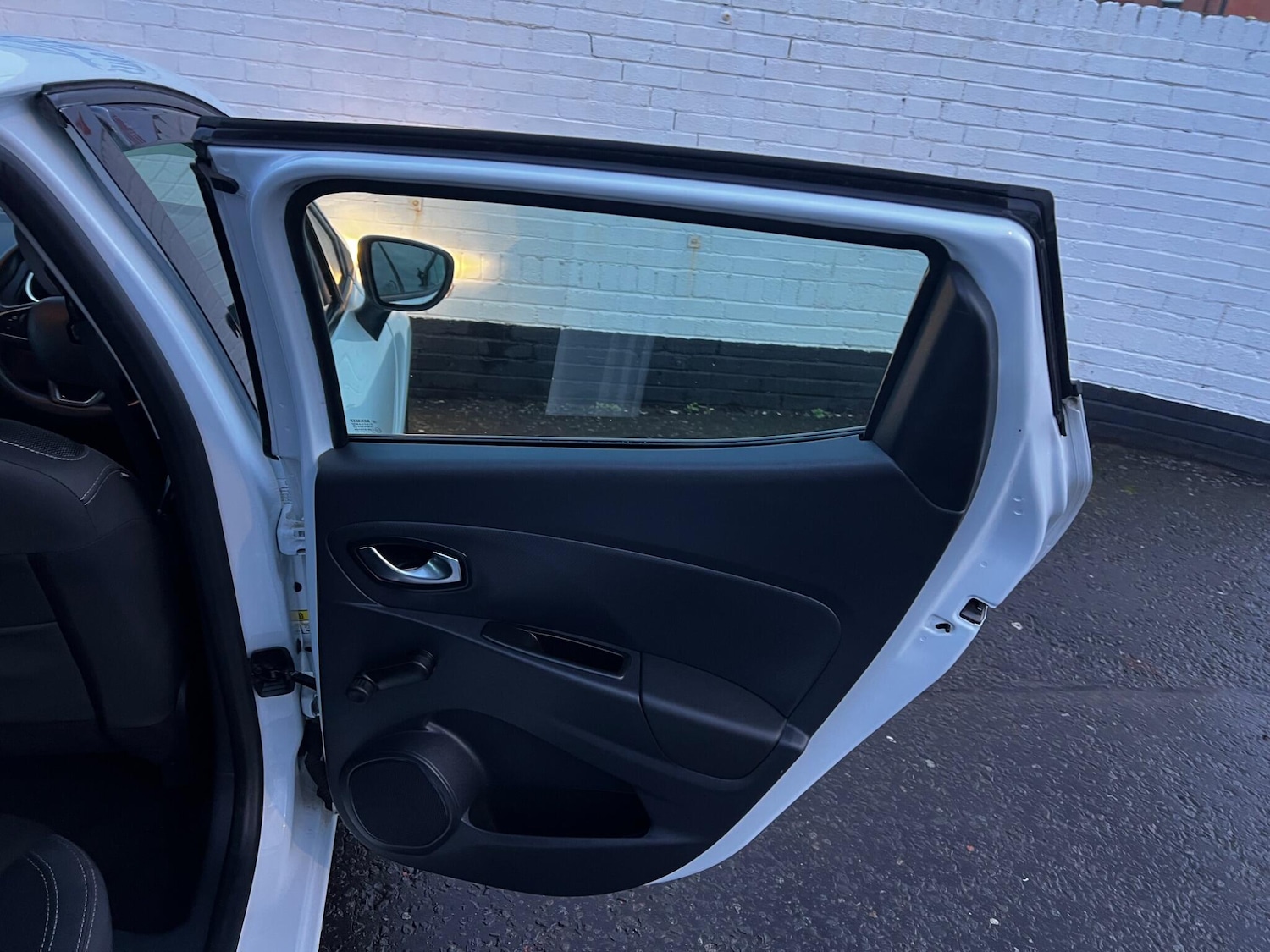 Used Renault Clio 2017 for sale - 76839655: Photo 16