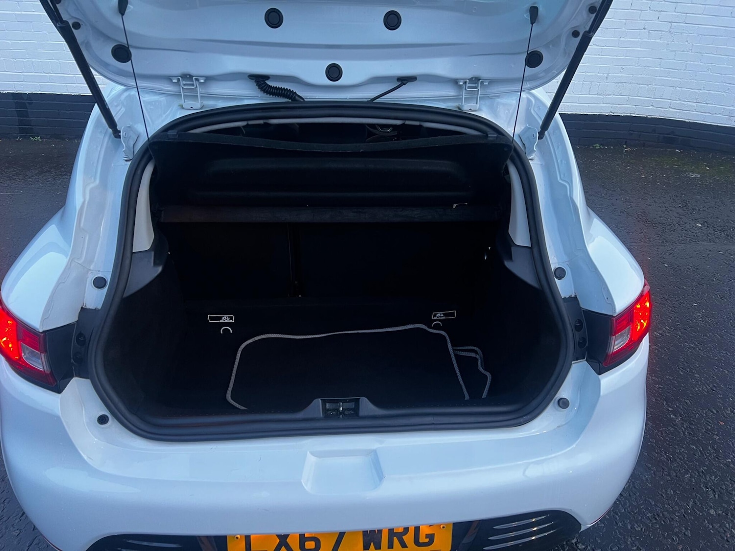 Used Renault Clio 2017 for sale - 76839655: Photo 17