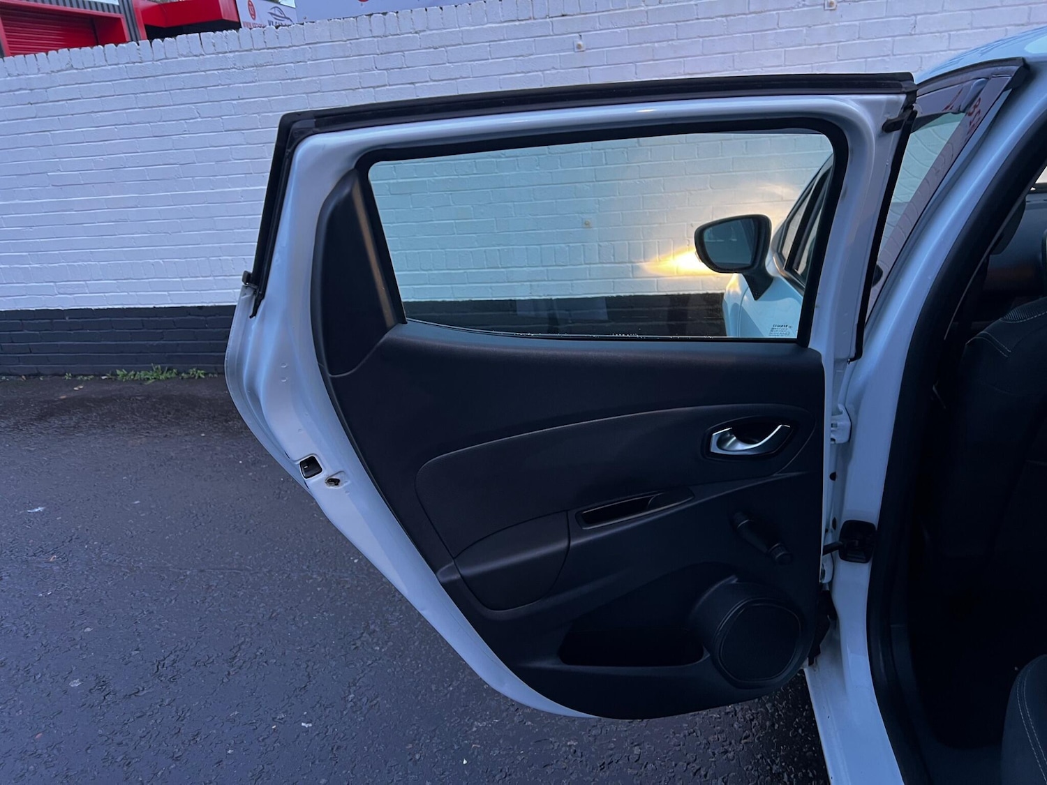 Used Renault Clio 2017 for sale - 76839655: Photo 19