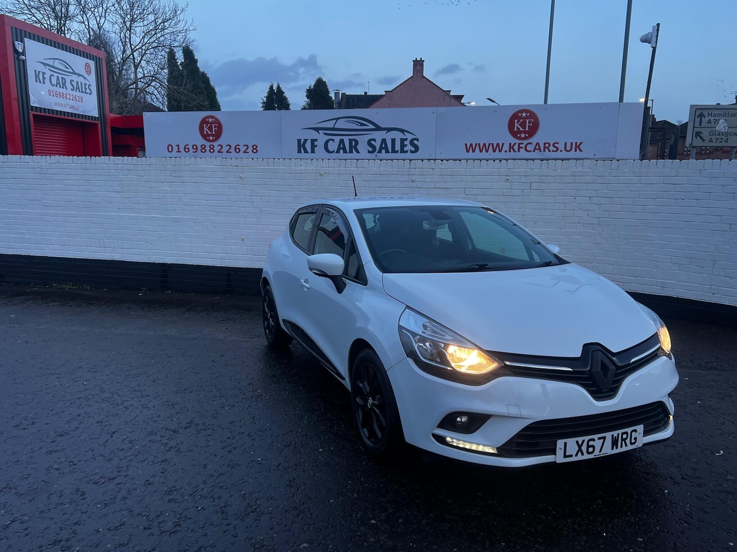 Used Renault Clio 2017 for sale - 76839655: Photo 2