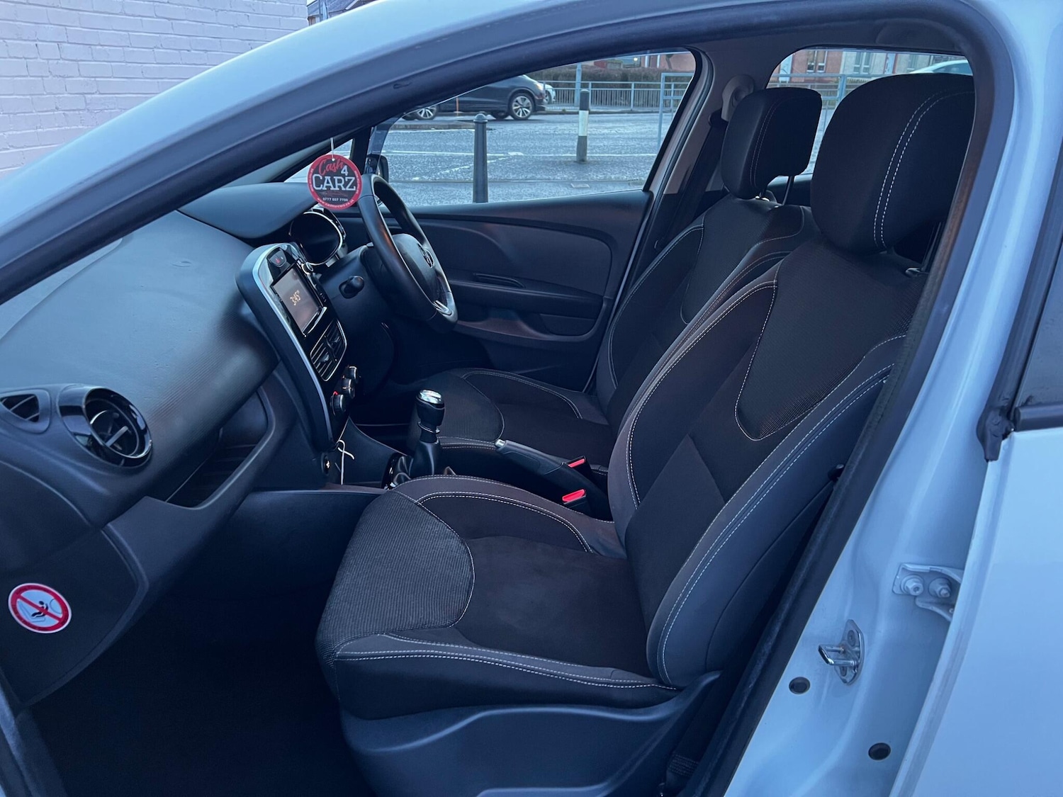 Used Renault Clio 2017 for sale - 76839655: Photo 20