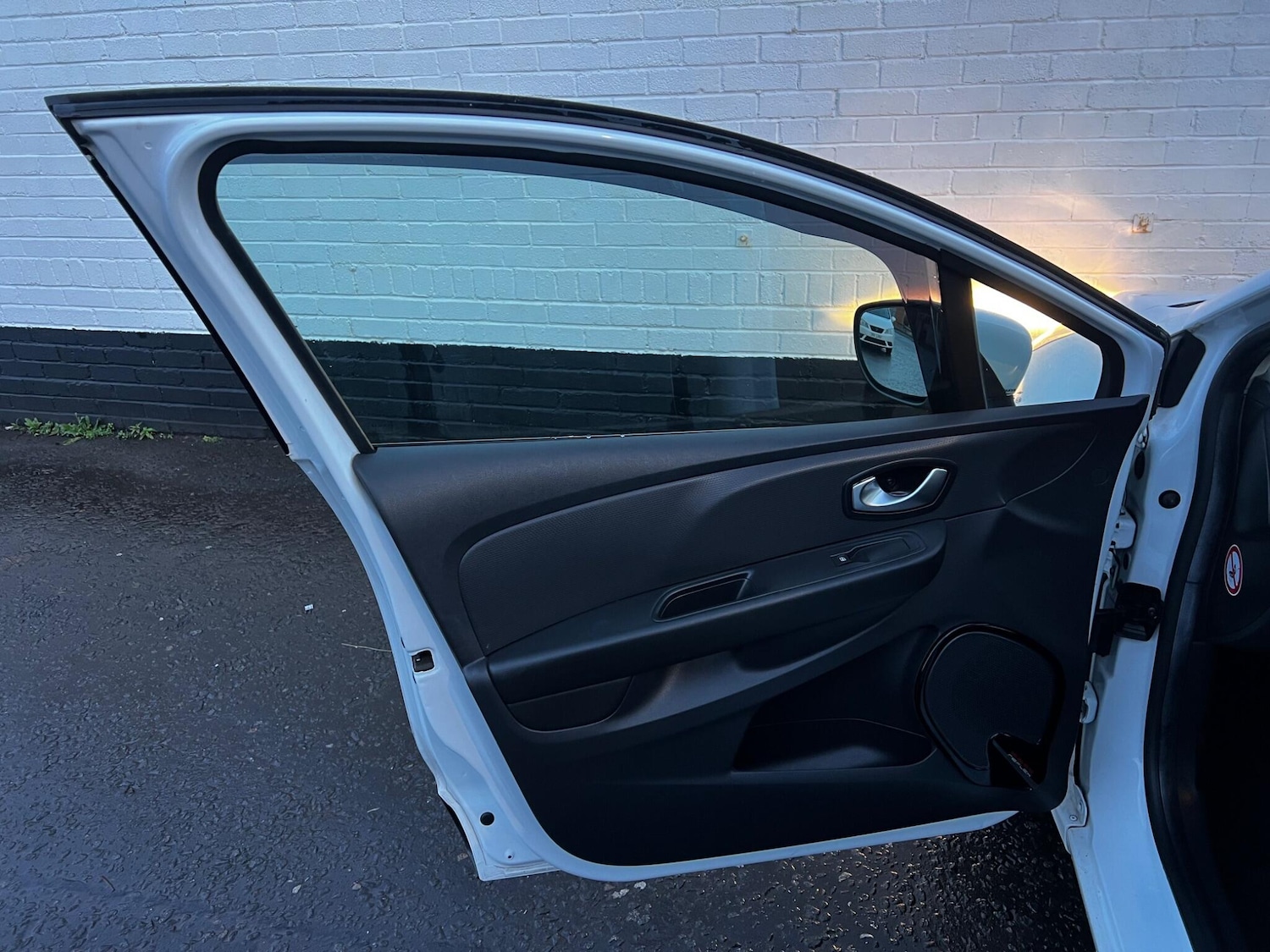 Used Renault Clio 2017 for sale - 76839655: Photo 21