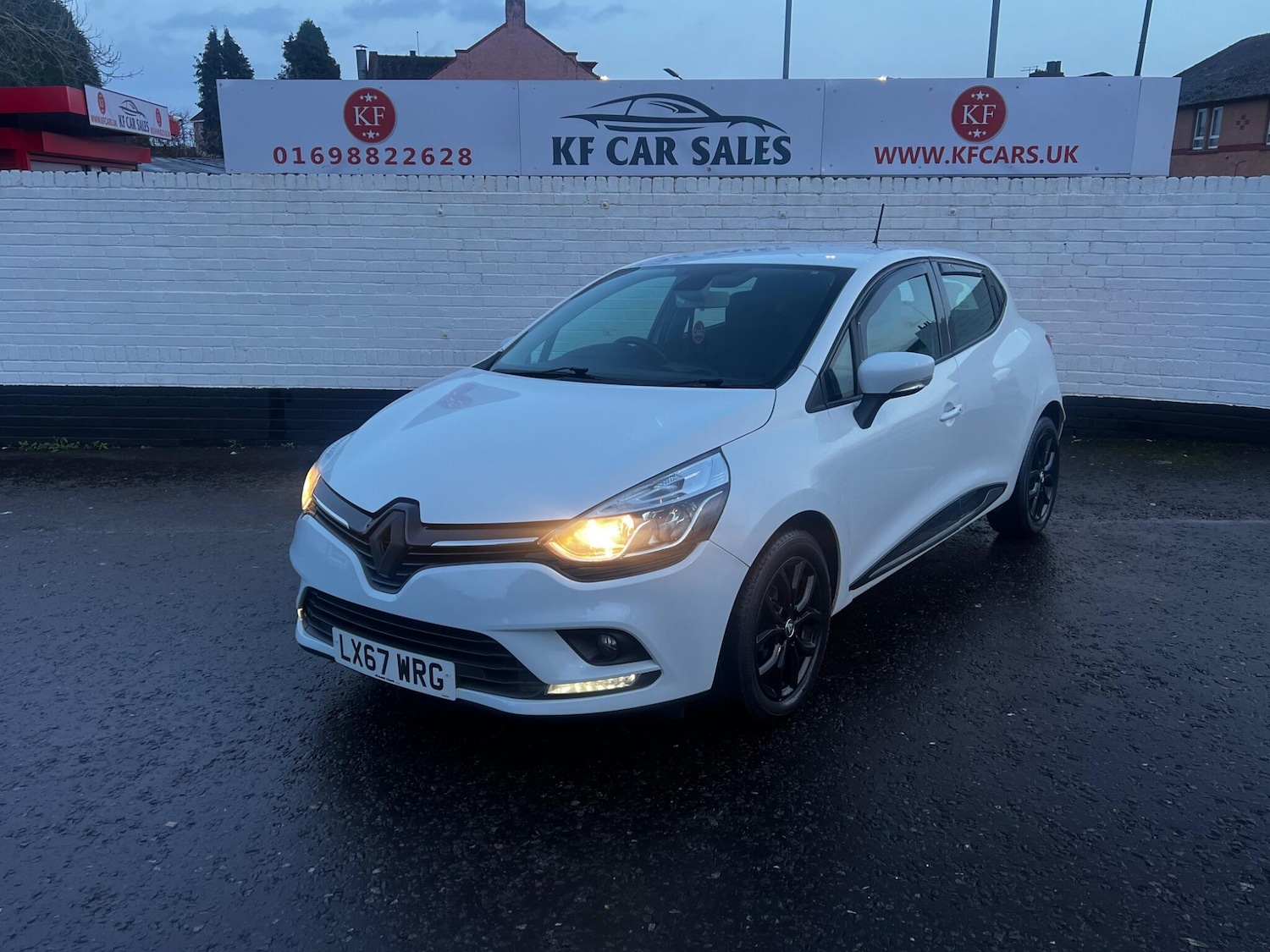 Used Renault Clio 2017 for sale - 76839655: Photo 4