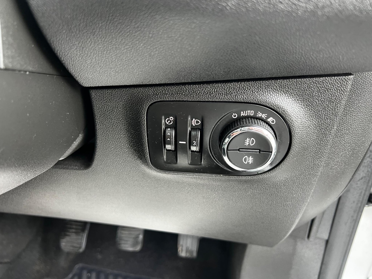 Used Vauxhall Corsa 2017 for sale - 76152960: Photo 9