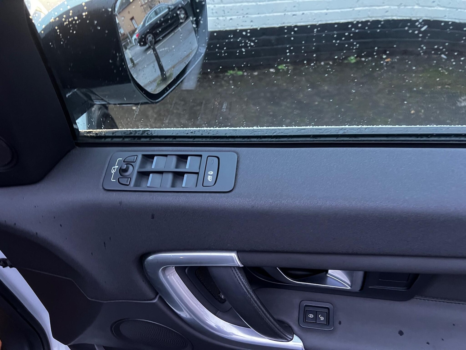 Used Land Rover Discovery Sport 2018 for sale - 76824634: Photo 9