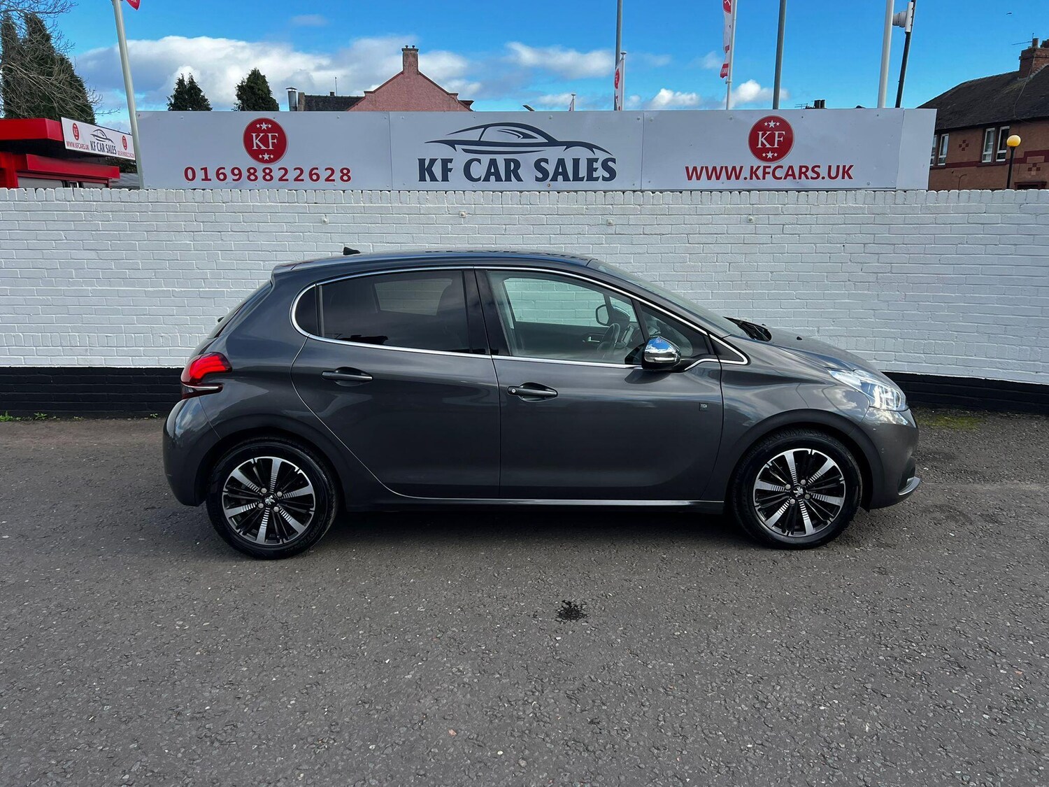 Used Peugeot 208 2019 for sale - 76270202: Photo 8