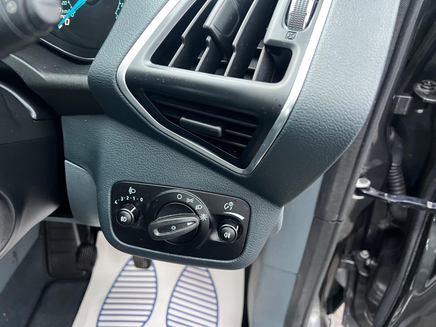 Used Ford C-Max 2015 for sale - 77376075: Photo 10