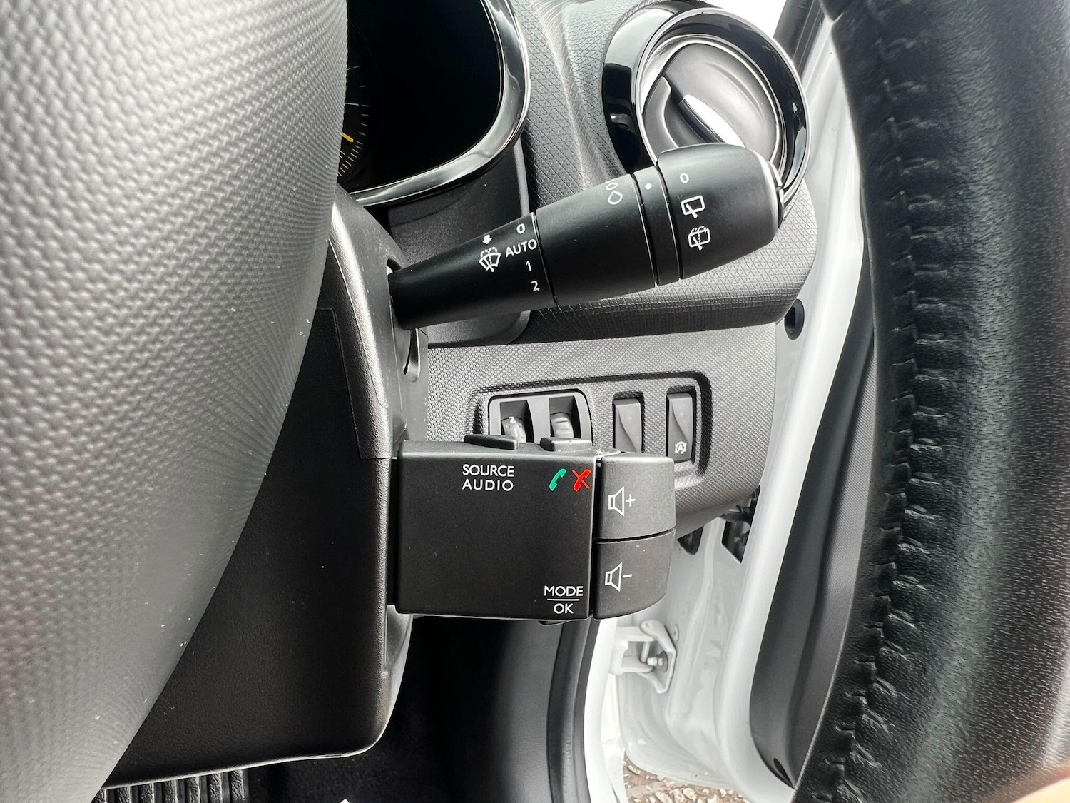 Used Renault Clio 2014 for sale - 75978181: Photo 15