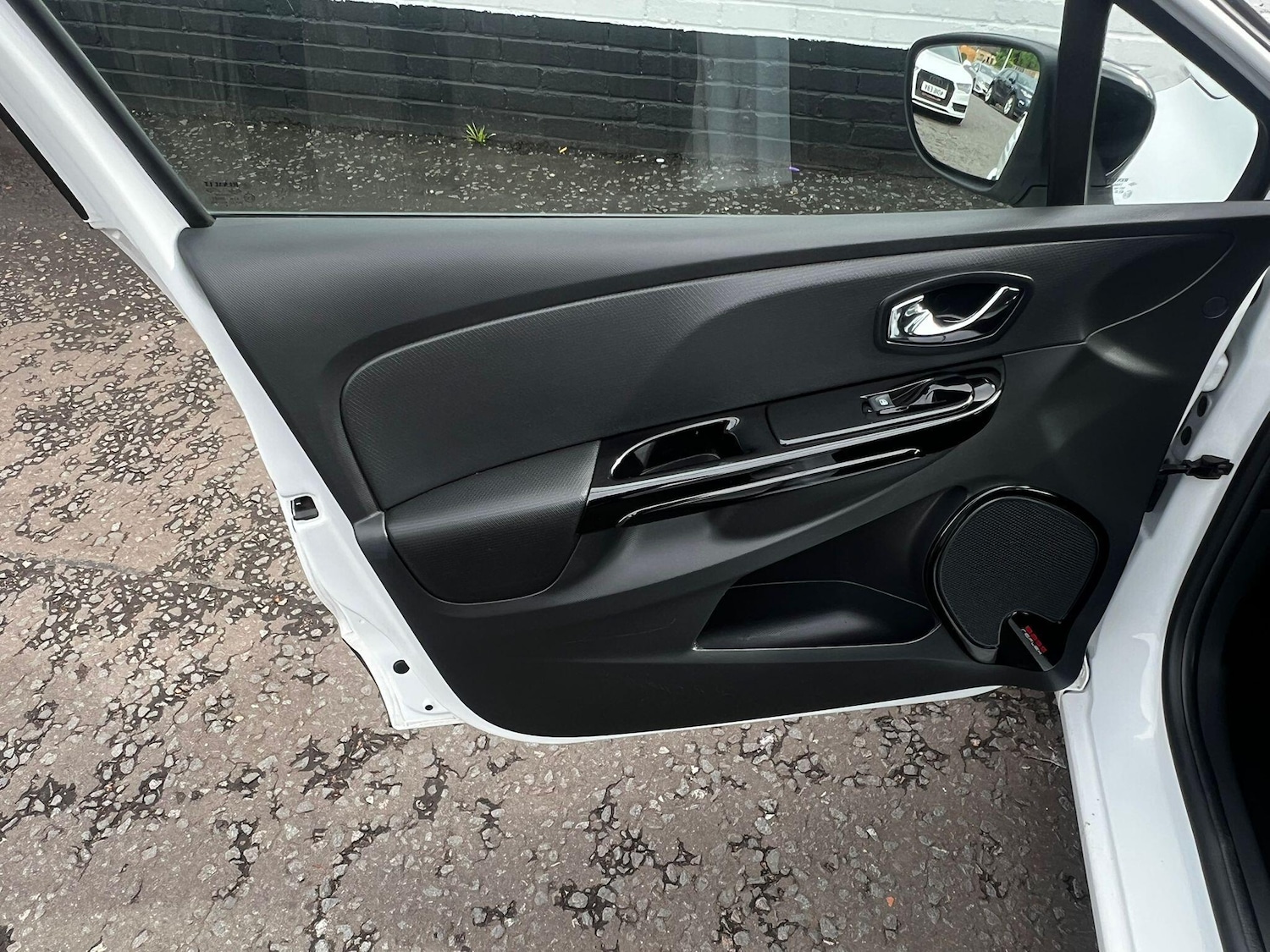 Used Renault Clio 2014 for sale - 75978181: Photo 18