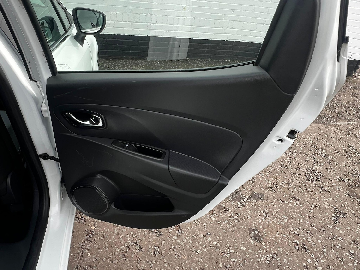 Used Renault Clio 2014 for sale - 75978181: Photo 21