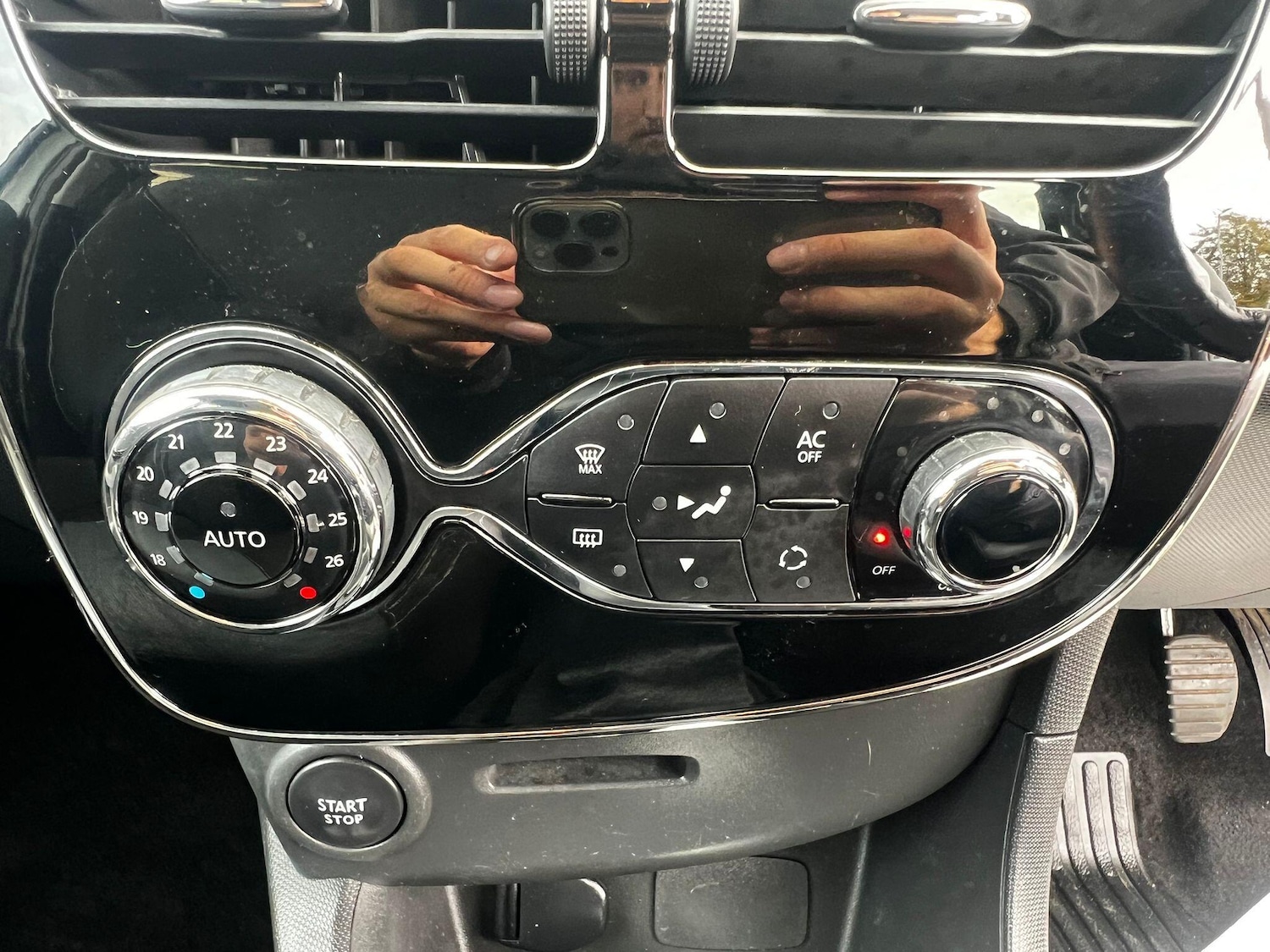 Used Renault Clio 2014 for sale - 75978181: Photo 8