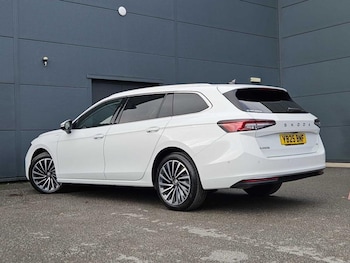 Used Skoda Superb 2025 for sale - 75972988: Photo