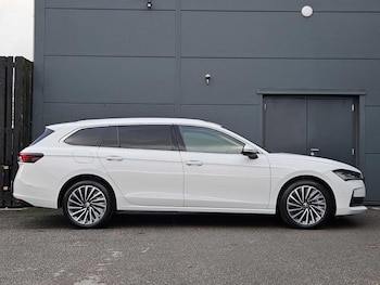 Used Skoda Superb 2025 for sale - 75972988: Photo