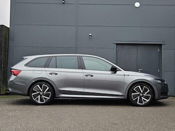 Used Skoda Octavia 2025 for sale - 77186870: Photo