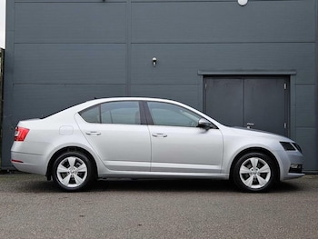 Used Skoda Octavia 2017 for sale - 76480459: Photo