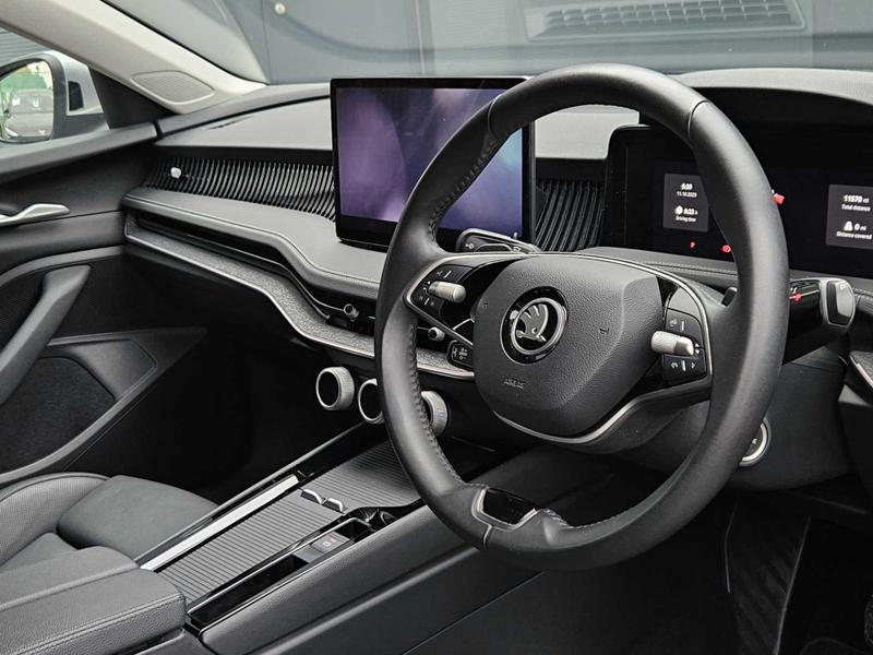 Used Skoda Superb 2024 for sale - 76056140: Photo 2