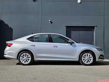 Used Skoda Octavia 2023 for sale - 75662100: Photo