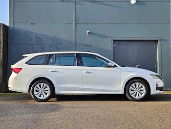 Used Skoda Octavia 2024 for sale - 77268777: Photo