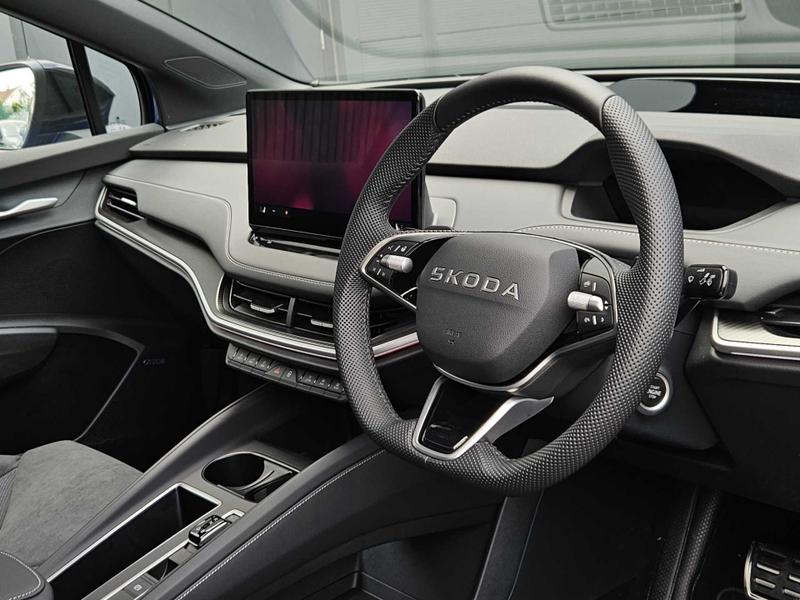 Used Skoda Enyaq 2025 for sale - 76332496: Photo 2