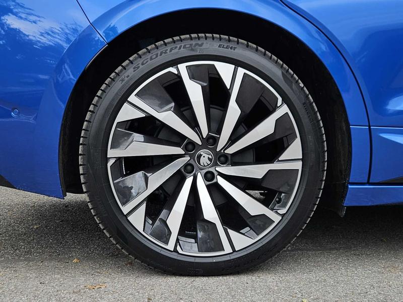 Used Skoda Enyaq 2025 for sale - 76332496: Photo 37