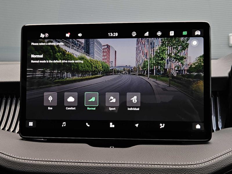 Used Skoda Superb 2025 for sale - 76882521: Photo 32