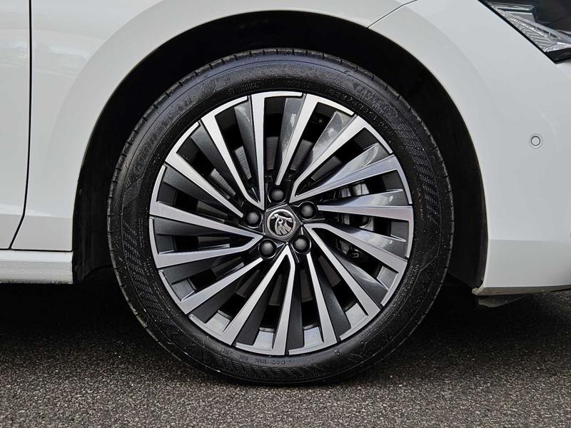 Used Skoda Superb 2025 for sale - 76882521: Photo 5