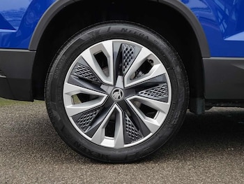 Used Skoda Karoq 2025 for sale - 77268780: Photo