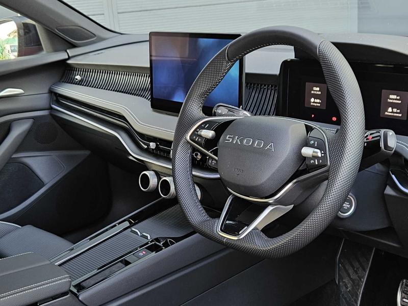 Used Skoda Superb 2025 for sale - 76332497: Photo 2