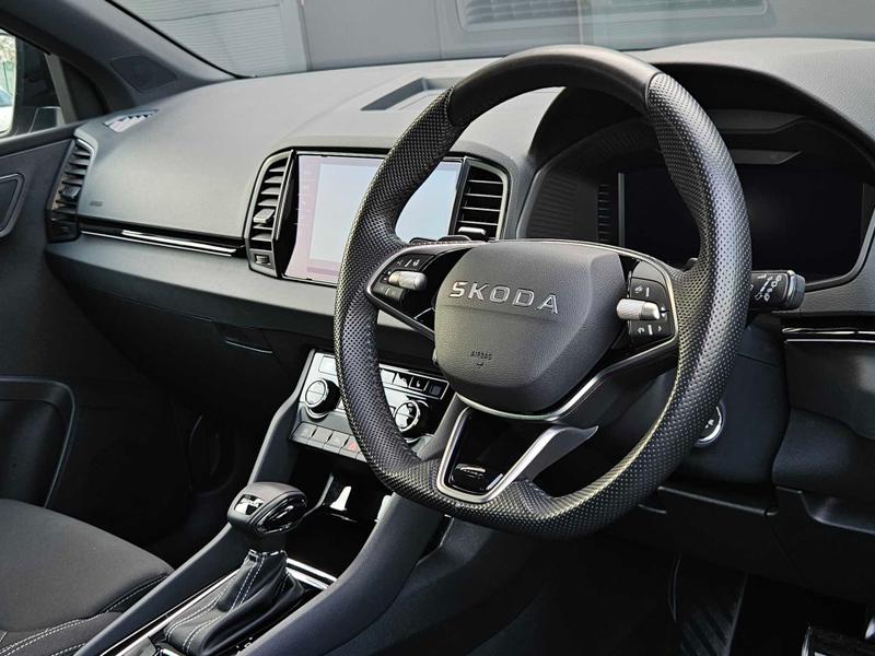 Used Skoda Karoq 2025 for sale - 77399531: Photo 2