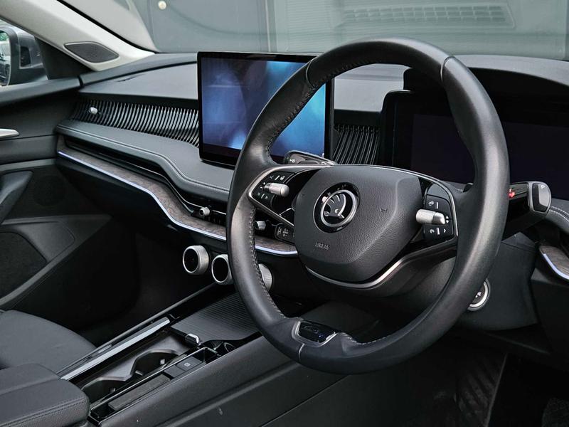 Used Skoda Superb 2024 for sale - 76758252: Photo 2