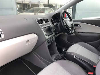 Used Volkswagen Polo 2017 for sale - 77804094: Photo