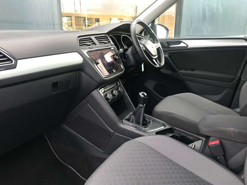 Used Volkswagen Tiguan 2018 for sale - 77381291: Photo 2