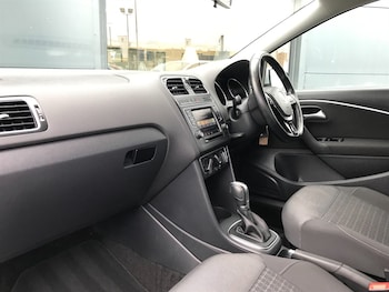 Used Volkswagen Polo 2015 for sale - 76322129: Photo