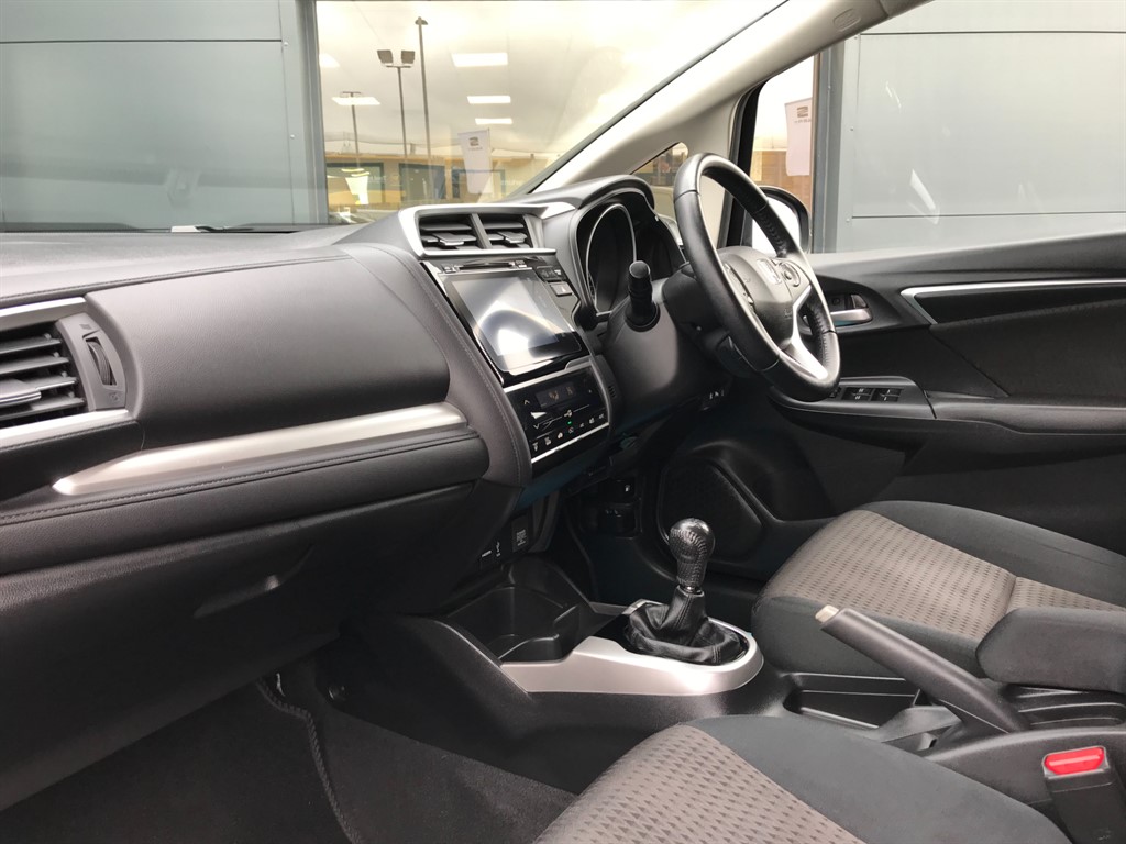 Used Honda Jazz 2019 for sale - 76466645: Photo 2