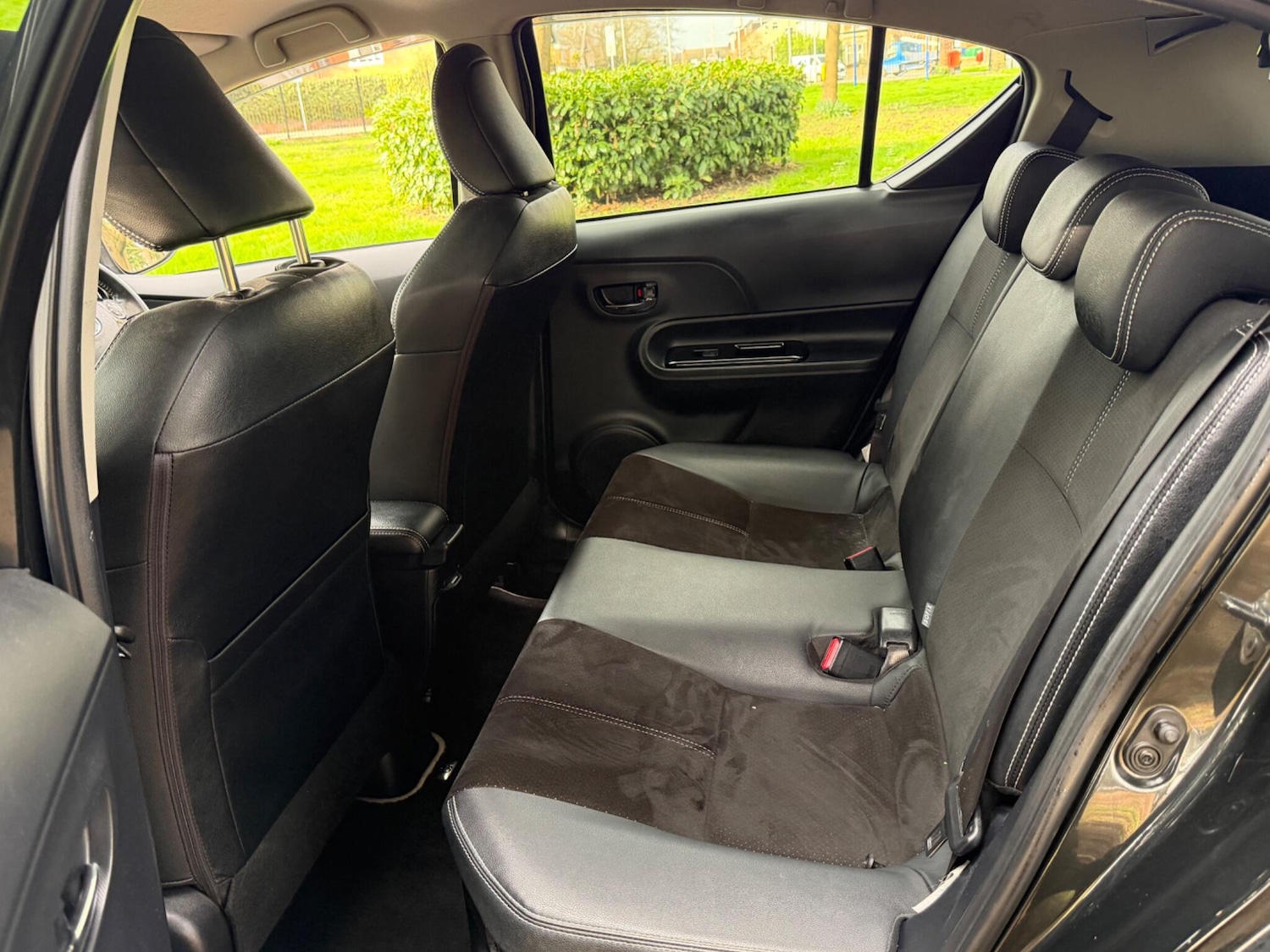 Used Toyota Aqua for sale - 77784715: Photo 15