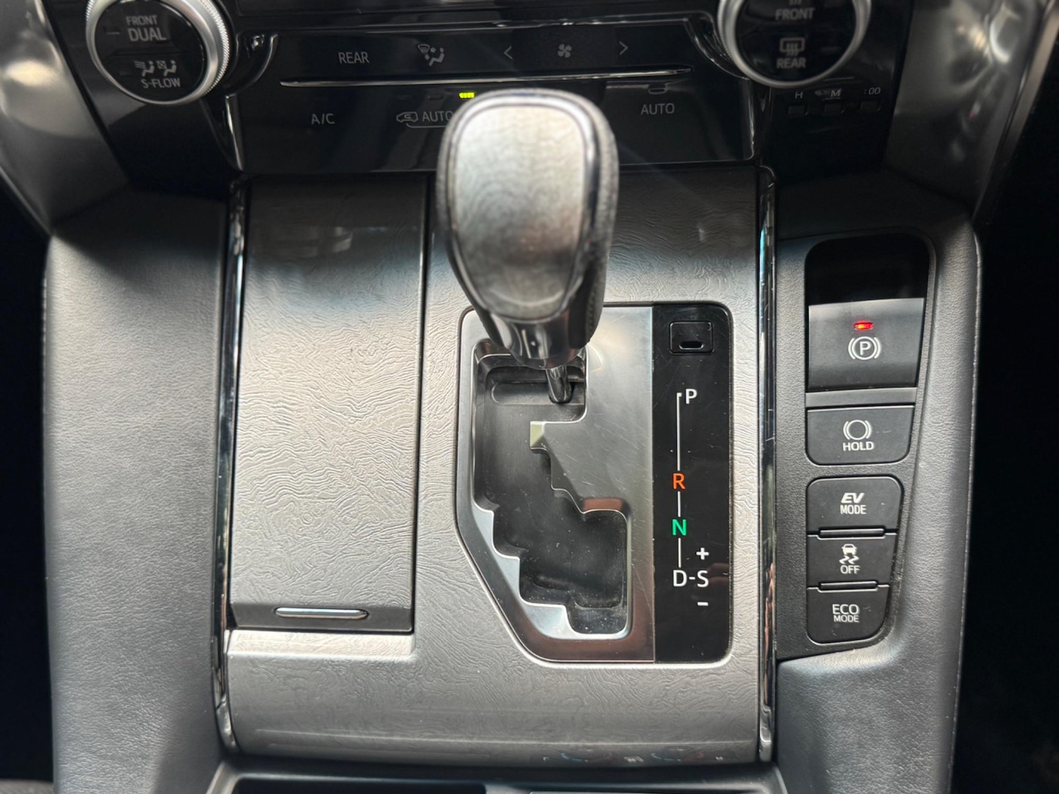 Used Toyota Alphard for sale - 76994389: Photo 13