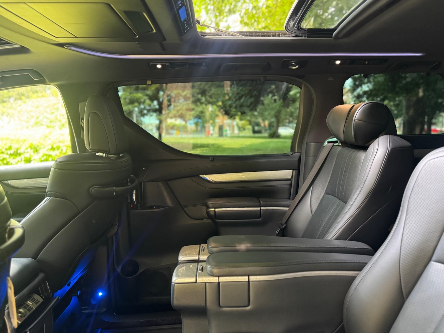 Used Toyota Alphard for sale - 76994389: Photo 16