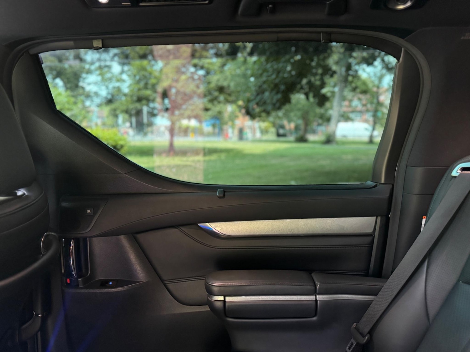 Used Toyota Alphard for sale - 76994389: Photo 17