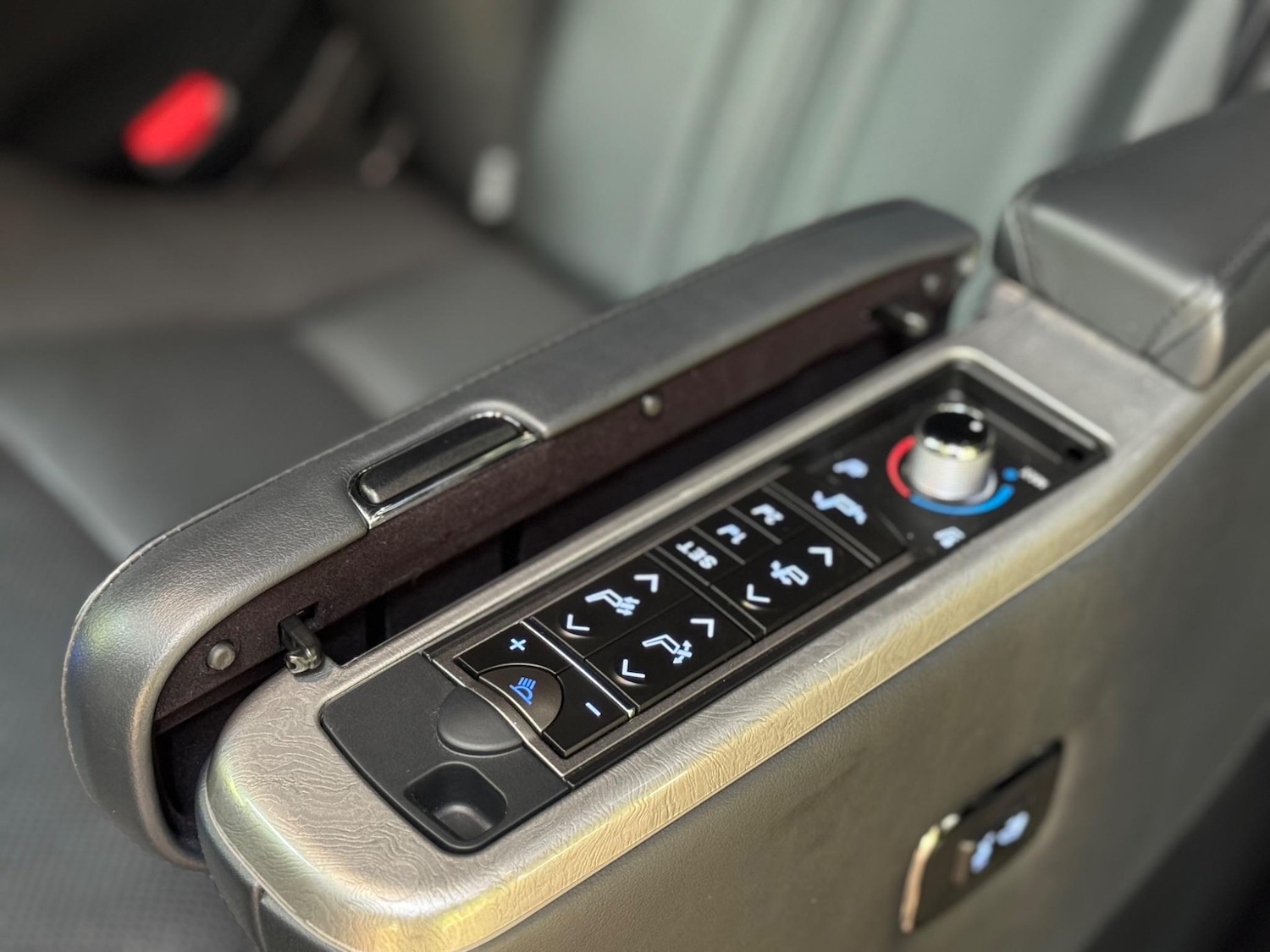 Used Toyota Alphard for sale - 76994389: Photo 26