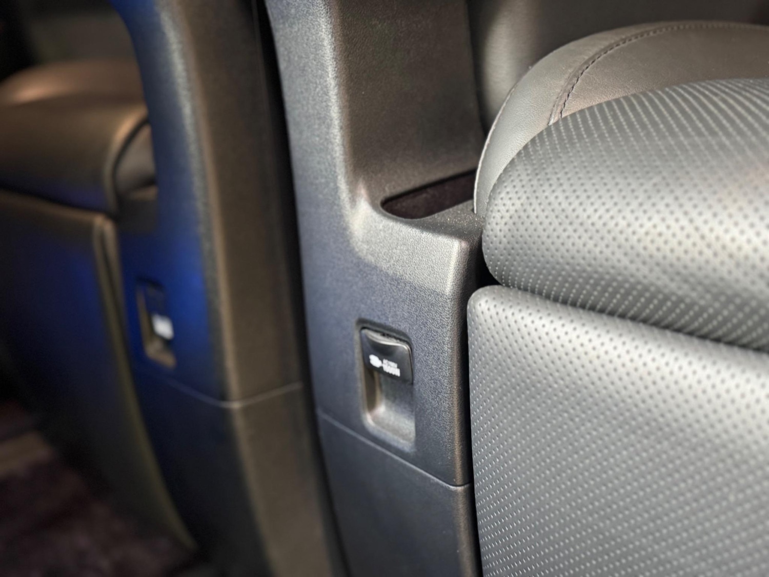 Used Toyota Alphard for sale - 76994389: Photo 28