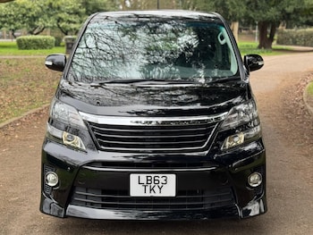 Used Toyota Vellfire 2014 for sale - 75741065: Photo