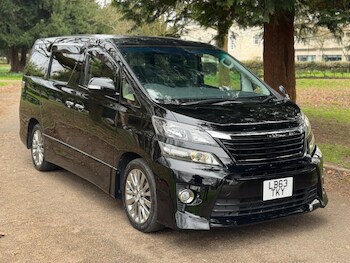 Used Toyota Vellfire 2014 for sale - 75741065: Photo
