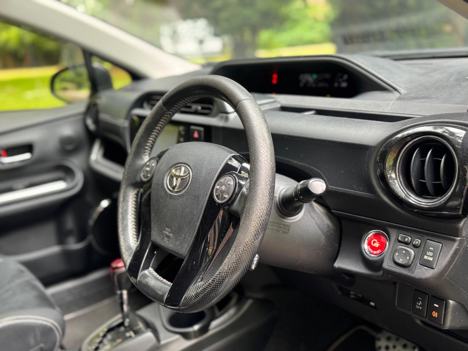 Used Toyota Aqua for sale - 77696844: Photo 17