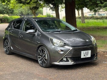 Used Toyota Aqua 2015 for sale - 77696844: Photo