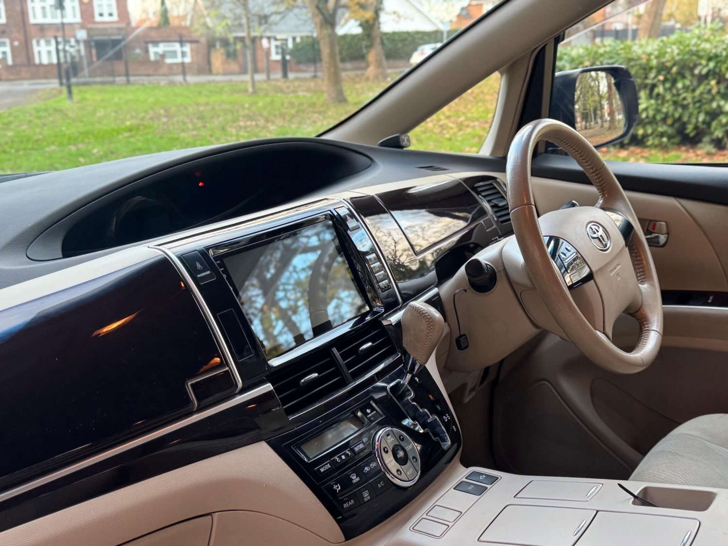 Used Toyota Estima for sale - 76994374: Photo 15