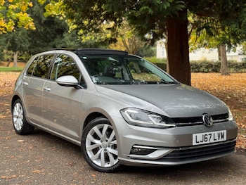 Used Volkswagen Golf 2017 for sale - 76887358: Photo