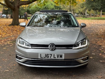 Used Volkswagen Golf 2017 for sale - 76887358: Photo