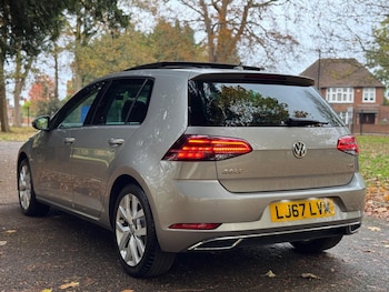 Used Volkswagen Golf 2017 for sale - 76887358: Photo